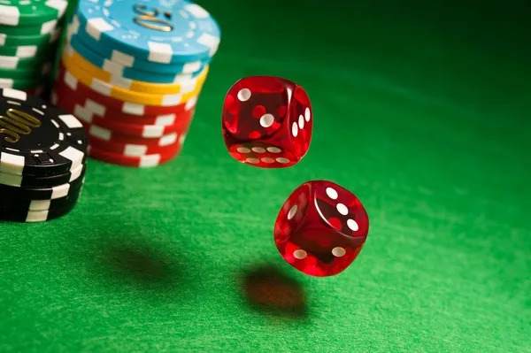 Sic Bo Dadu live dealer rolling dice on ibox99